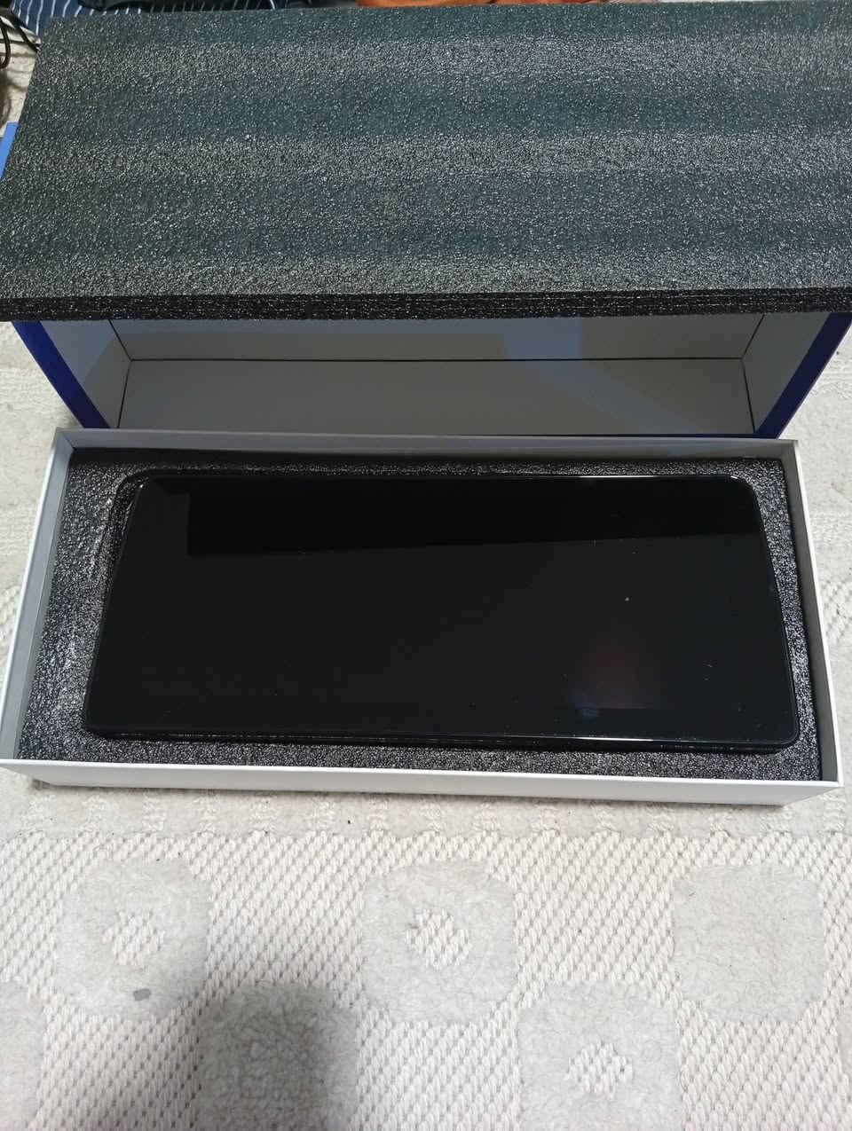 🔥 للبيع شاشة سيارة أندرويد 12.3 إنج 🔥
شاشة شبه جديدة مستخدمة مرة وحدة فقط، نظيفة جداً وبدون أي عطل.

المواصفات:
✔️ رام 8GB
✔️ ذاكرة 128GB
✔️ شاشة كبيرة 12.3 إنج
✔️ دقة 1920×720 (IPS)
✔️ تدعم CarPlay
✔️ تدعم كاميرات AHD و360°
✔️ تركب على أغلب السيارات 

اخذتة 210
ابيع ب 180 قفل قفل 

📍 المكان: بغداد – حي الجهاد
📞 الهاتف: ***********
