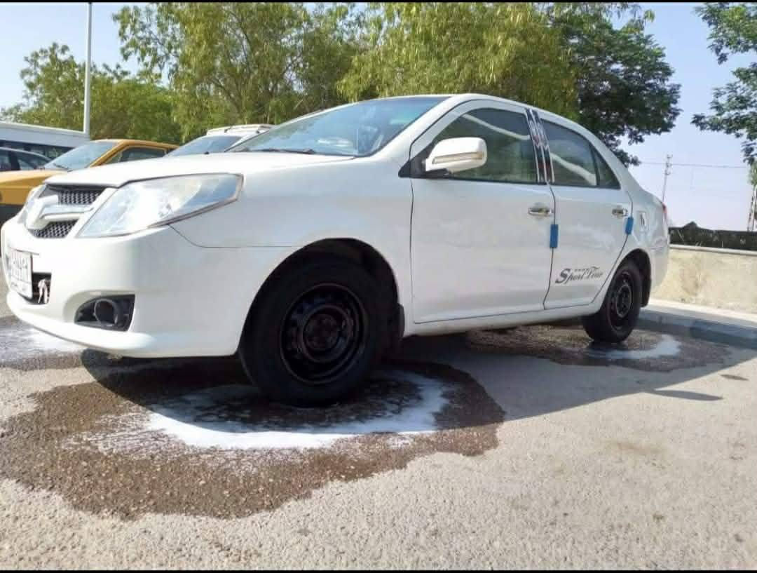 سلام عليكم  سياره جيلي ام كي للبيع 2011 رقم بابل انكليزي مكينه كير حلوات حداديه كهربائيا كله شغله سنتر لوك السعر 30رقم ***********
