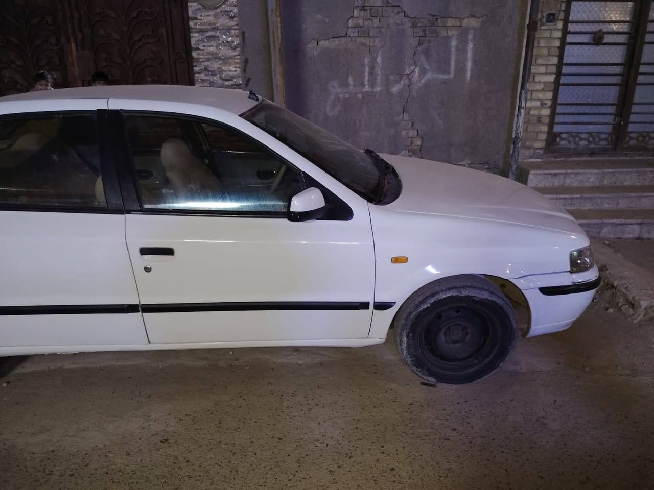 سلام عليكم سمند 2010محور كير ومكينه كورله 1600تبريد تتفئه شغال مكينه خير من الله كهربائيات كلها شغاله سياره مصبوغه حزام جماليه لاضربه ولاشي مكفوله من ضربه بس صبغ اني صبغتها جماليه عمرت دوس وهلالت وصبغتها سياره هزه جديد سنويه باسمي مشروع وطني رقم واسط سياره معروضه ب ٤٥ وبيها مجال *********** مكاني بغداد مدينه الصدر
