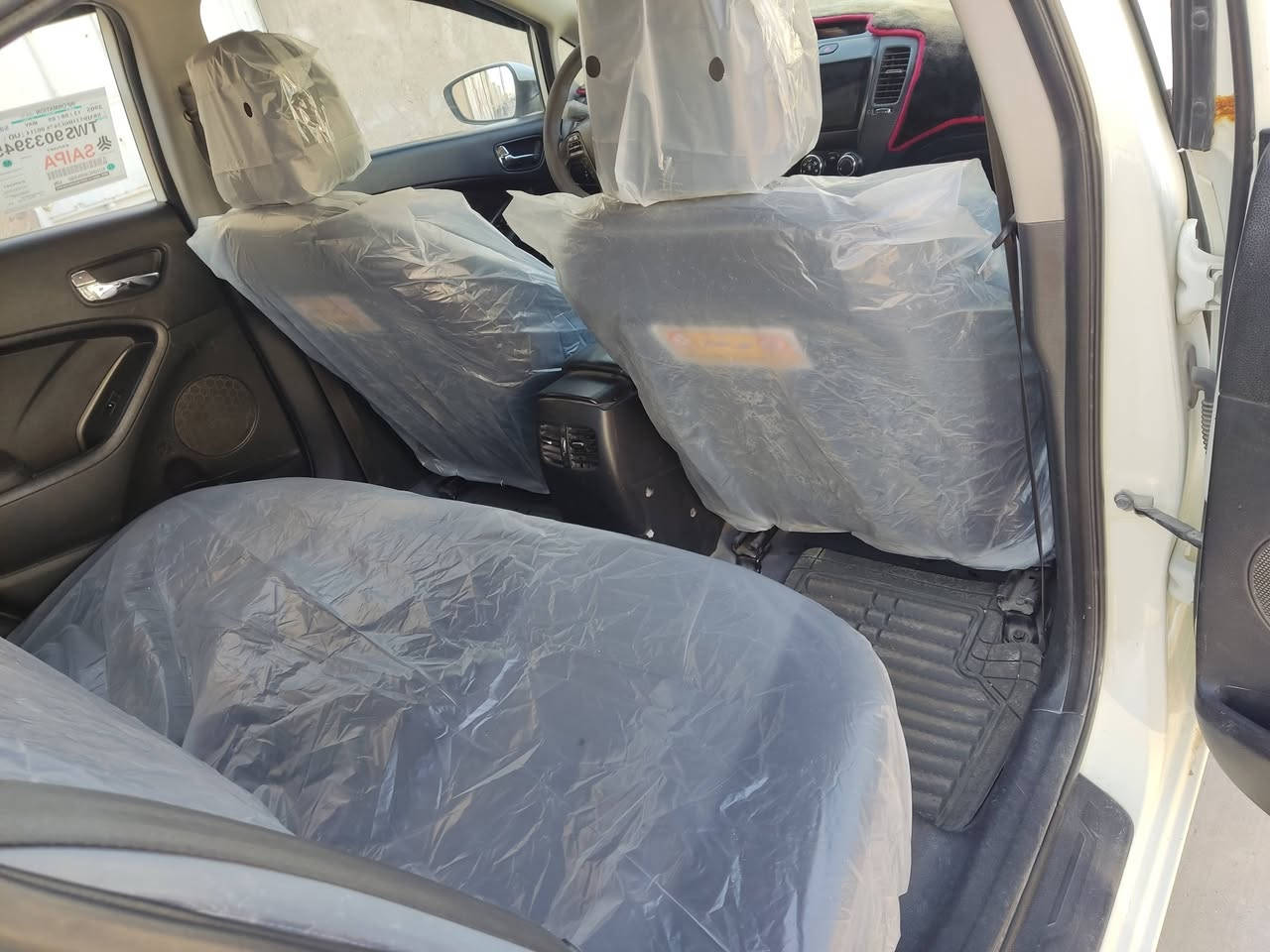 السلام عليكم سيراتو مديل 2014 للبيع 
سياره مكفوله عدا دور جاملغ الخلفي موضح بالصوره وباقي كله مكفول سياره مابيها نقص فول مواصفات عدا البصمه السعر(127)
سنويه لغاية 2028الرقم الجديد انكليزي اربيل 
1_مري شفط 
2_نضامABS
3_كير شفتات_اوتو_عادي 
4_5ويل كروم 
5_3وضعيات قياده 
وباقي المواصفات معروفه 
مكينه 1600 ناعمه 
تخبل سياره ماناقصه شي 
تبريد قطعتين شغال 
تحكمات ستيرن فتحه 
مكانها النجف اي ستفسار.
***********
