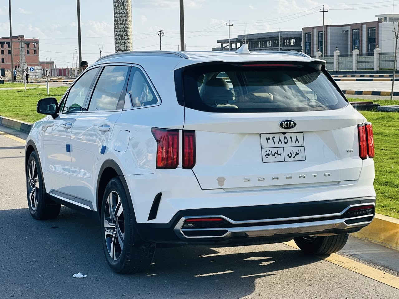 السلام عليكم.  للبيع. سورنتو. موديل 2021 خليجي
رقم سليمانيه.  تحويل مباشر.    

بيه بارد شبر. الباب خلف سايق.  والباقي مكفول

فول مواصفات عده بانوراما  بصمه+بصمه ابوب.  مري. شفط.  محرك V6   تبريد 3 قطع.  7 راكب. شحن لاسلكي شاشه متصل. حساسات خلفي امامي. بردات خلفيه. تشغيل عن بعد صندوك كهرباء  سياره جديده 

محرك. كير مكفولات. . صدر. تبريد كله. جاهز 

السعر. 265 وبيه مجال 

مكان الانبار. الكرمه. قرب الجنسيه

 رقم الهاتف. ***********
