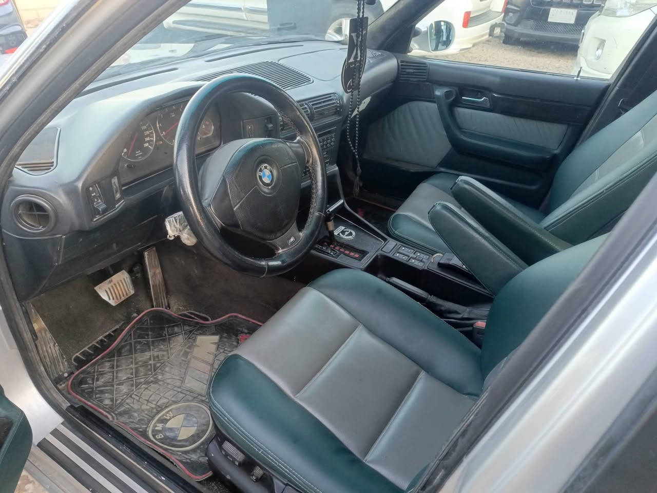 525 موديل 93 سيارة حلو وجاهزه للبيع ***********
