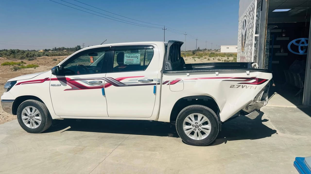 السلام عليكم تيوتا هايلوكس للبيع موديل 2021 رقم 📱 اربيل شمالي بيه حادث السعر 200  وبيه مجال 
للاتصال ***********
***********
