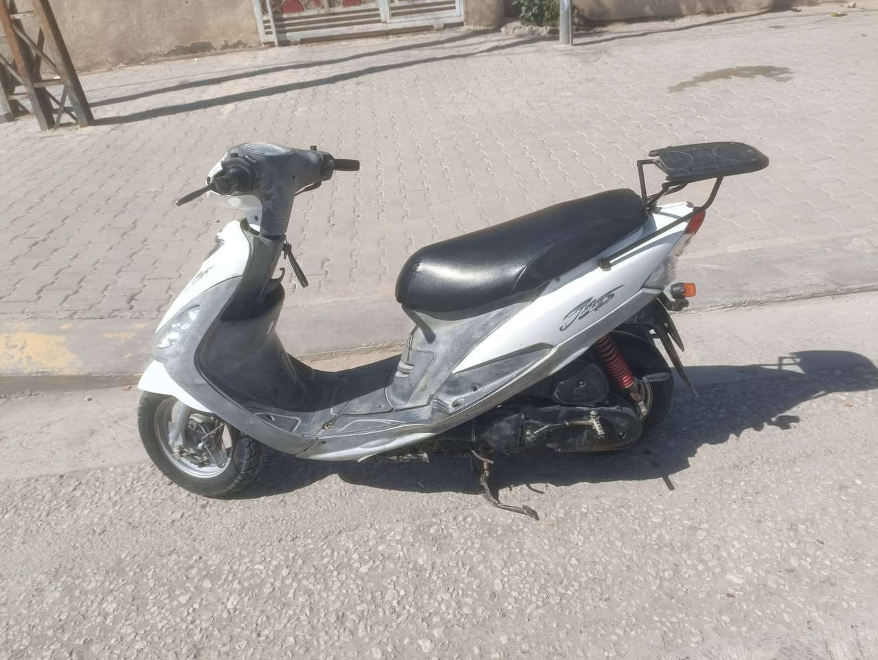 ماكس منغولي بوشه 49 دراجه حلوه ونضيفه برغي مامفتوح بيه مال طالب مدرسه (مكان كربلاء) ***********رقمي سعر 650 وبيه مجال حك جيه
