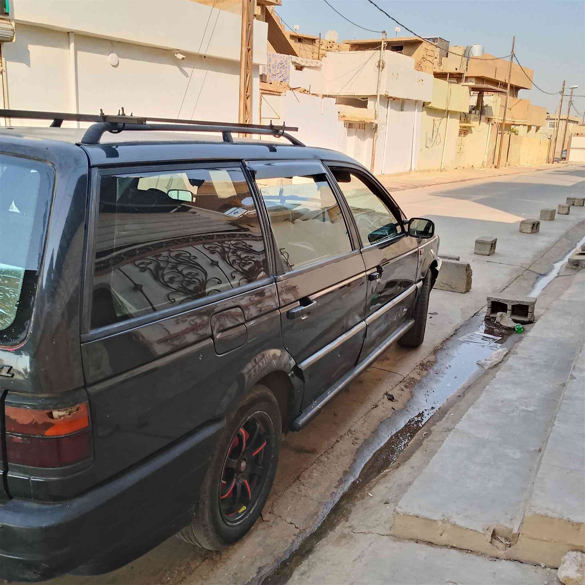 سيارة لبيع موديل92 سنويه مشروع وطني 29 
محرك وكير بشرط تايرات اربع جديد  كهربائيات شرط حدادية شرط 24$ وبيها مجال 
***********
