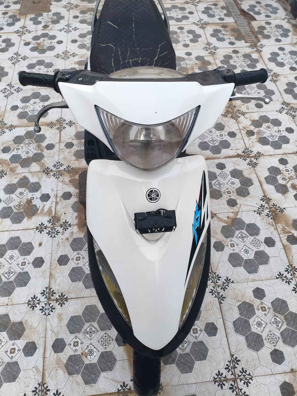 السلام عليكم 

للبيع فقط 

ماكس عدلة نظيفة سلف هندر كهربائيات كلها شغالة بس عداد البنزين واكف 

محرك بلاد 49 لا تنقيص لا تبخير ناعم كلش ما مفتوح 
دبلات امامي خلفي شغال  
السعر 800
واتساب ***********
