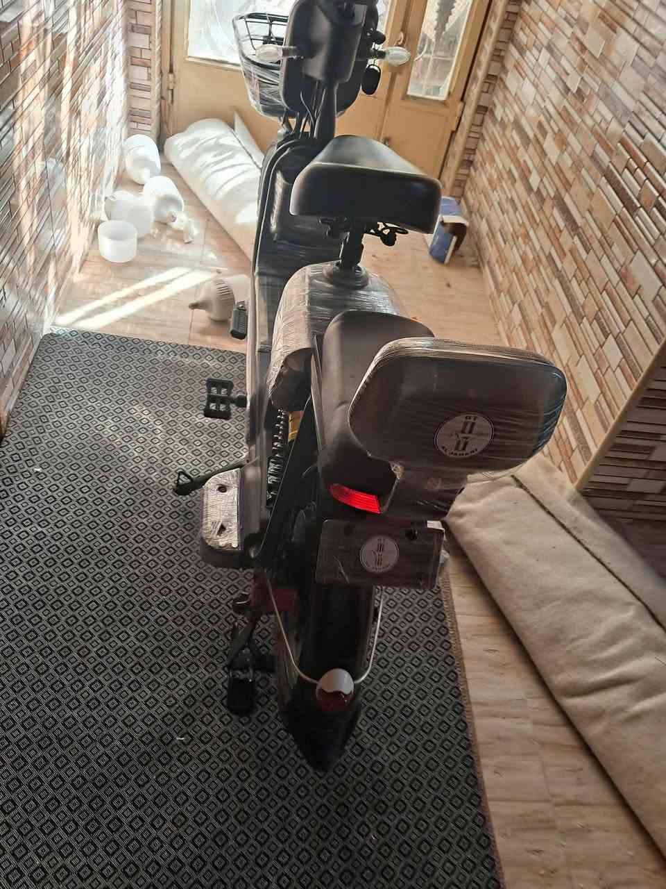 دراجه شحن جديدة جداا السعر ٤٠٠ وبيهه مجال.***********
