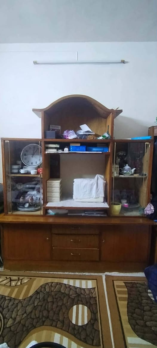 أغراض للبيع مستخدمة قليل نظافة ٩٥ ٪طخم ديوان شغل عراقي الموصل ٤قطع كبيرة وزاويتين ٥٠٠ ألف. طباخ ٥ عيون نوعية إيطالي تجميع تركي ٣٠٠ ألف. غسالة اوتوماتيك إل جي ١٨ كيلو ٣٥٠ ألف بوفية ٥٠ ألف. بيهم مجال بسيط. للاستفسار الاتصال على الرقم. ***********
