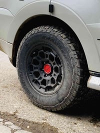 تخم تايرات للبيع جنرال حجري تخم واحد قياس ٢٦٥/٧٠/١٧ بدون اي ضرر AT 078...