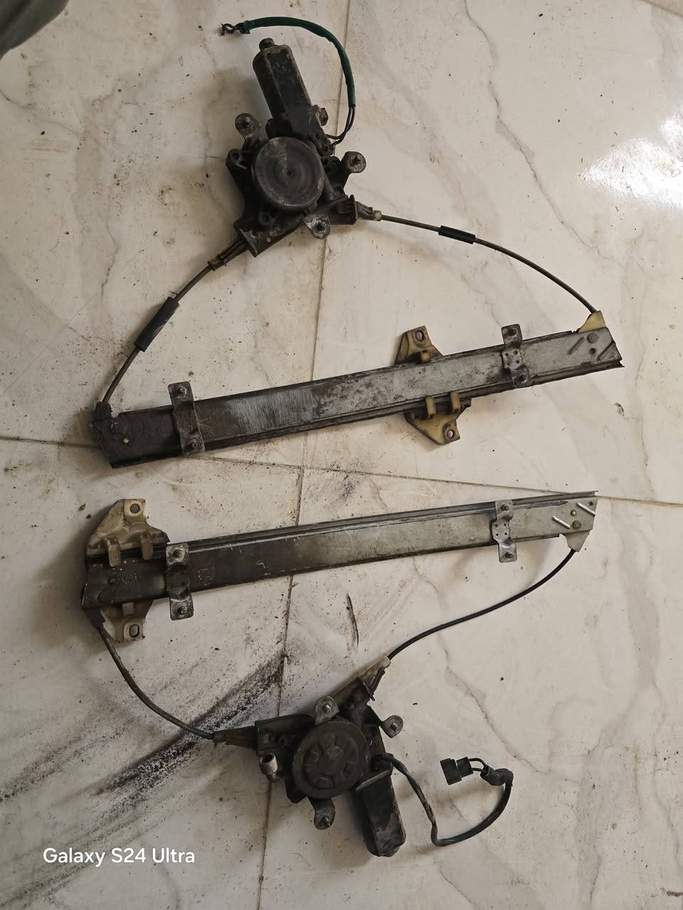 للبيع اليريد شي بخدمته
وعندي كمبريسر تبريد لانوس مفحوص وحاويه وراديتر تبريد ولبطل ولبواري 
الفلنجات الخلفيات حاويه
وباور ستيرن حاويه
وبقيت الغراض العندي كدامكم بالصور 
***********
واي لرقم بي واتساب
