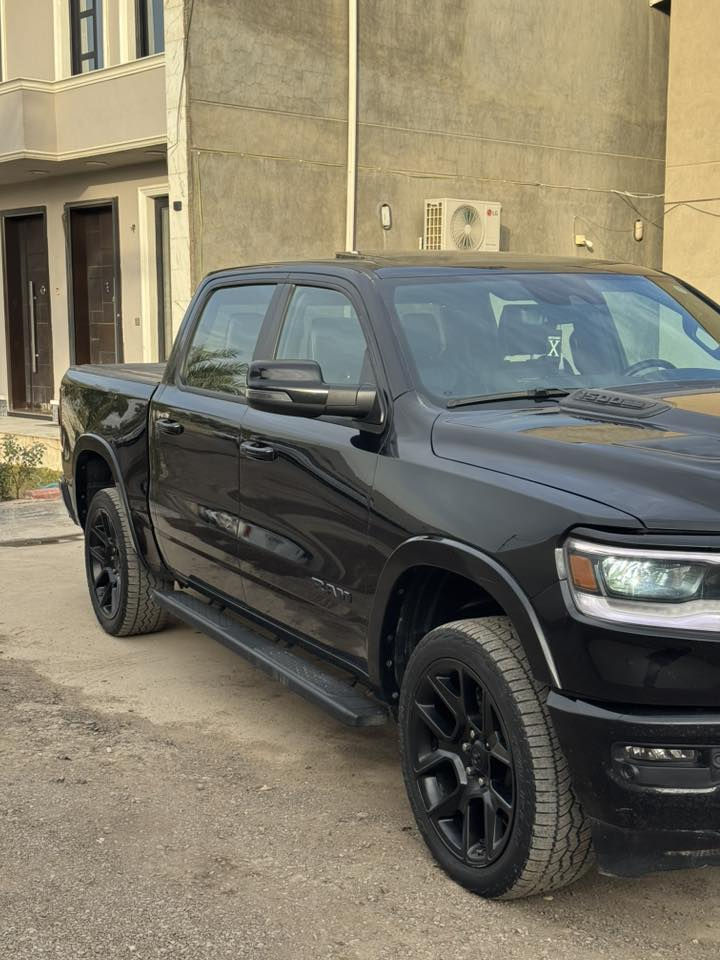 السلام عليكم ورحمة الله وبركاته
RAM 1500
(LARAMIE) 5.7 V8 
 موديل 2024  1/1 
رقم اربيل بأسمي ____ 
ماشية 27 mi
حادث خفيف / صبغ نص البنيد فقط 
‏بدون ايرباك بدون دواخل 

المواصفات : 
المقاعد تدفئة تبريد 
المقاعد خزن ميموري 
صندوق كهرباء 
سلكتير + برك كهرباء 
كامرة (360) :
* رادار تفاعلي مع مانع تصادم. 
* نقطة عمياء. 
* تحذير الخروج عن المسار 
* كشافات الضباب زنون. 
* المصابيح الأمامية والمصابيح الخلفية LED. 
* دخول ذكي (بصمة). 
* تشغيل عن بعد
* مقاعد من الجلد الفاخر 
*الستيرن تدفئه 
* شاشة كبيرة 
* حساسات امامية وخلفية.
* سقف بانوراما.
* مانع تصادم خلفي + أمامي
*محدد سرعة.
* مرايا كهربائية جانبية قابلة للطي كهربائيا.
* شاحن موبايل لاسلكي (واير ليس).
* الشباك الخلفي كهربائي. 
* هاند بريك كهربائي. 
* مساحات تخزين إضافية
وباقي المواصفات معروفة 

السعر430$  وبيه مجال

مكاني بغداد / الدورة 

للاستفسار/***********
