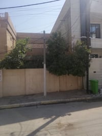 مكلف بلنشر فقط اي استفسار اتصلو على صاحب بيت ..للبيع جزء من بيت في منط...