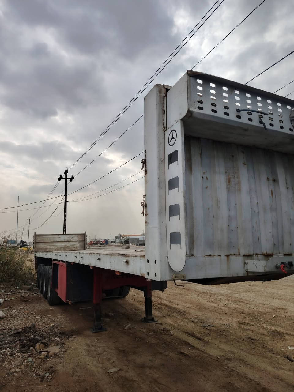 السلام عليكم عربانه حداديه للبيع فصال قديم شاصي 16طول13و50تخم تاير مكفوله من فطر اوكسر شرط فصخ اوربط سليمانيه ***********/***********
