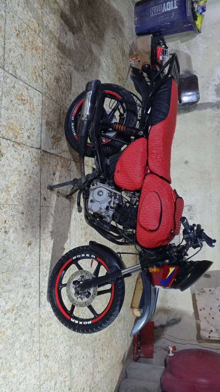 السلام عليكم دراجه للبيع بوكسر جبلي موديل 22 السعر مليون وبيها مجال عنوان البصره خور الزبير رقم الهاتف ***********
