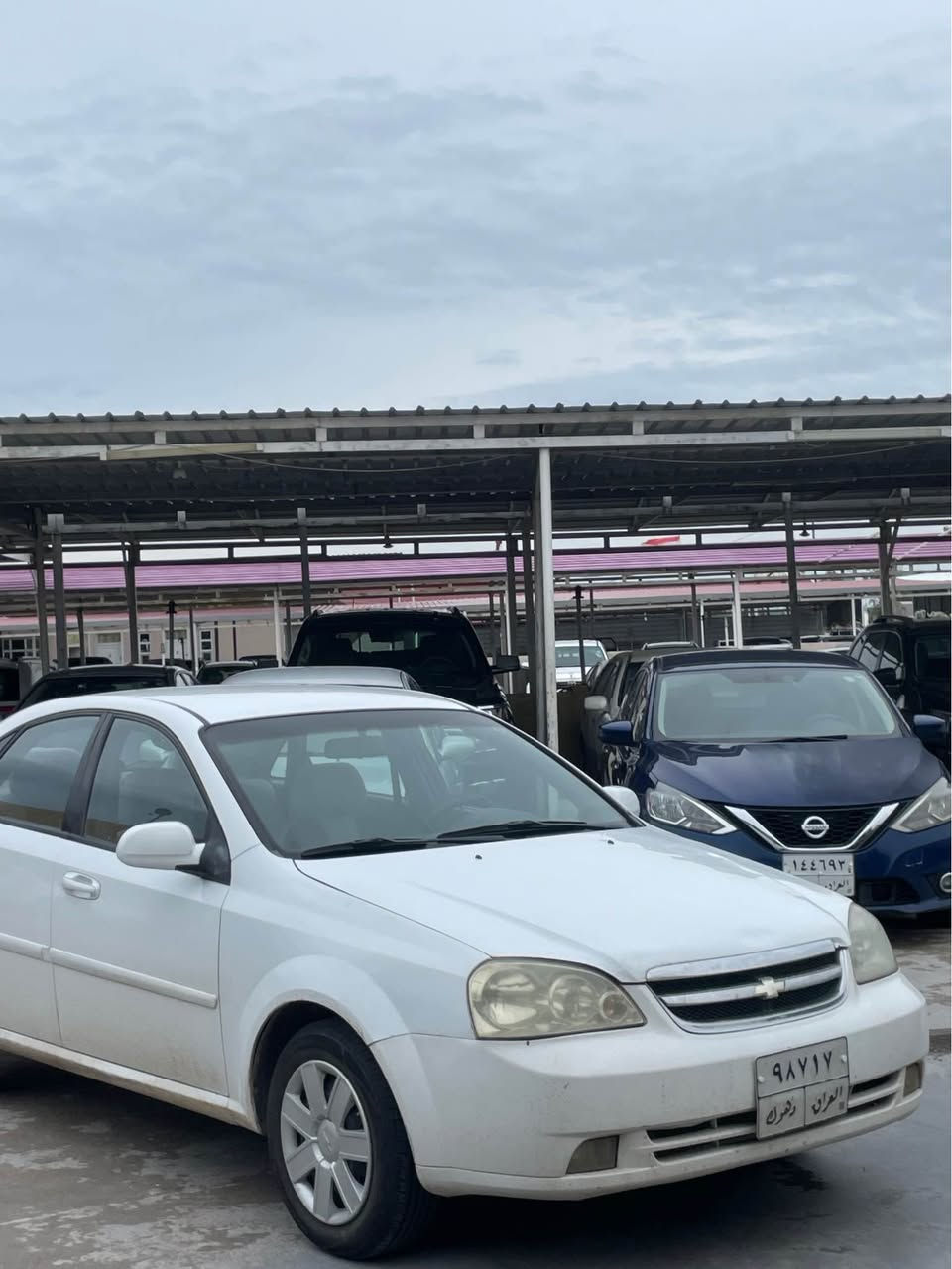 شوفرليت اوبترا 2012
رقم دهوك شرط تحويل 
تخمات و حدادي جديد 
داخل و خارج نضيف 
تبريدها حار و بارد شغال 
بي ٣ قطعه صبغ بدون دواخل نهائيا 
سقف و شواصي و دواخل كلها شرط 
كير و محرك شرط 
سعر 73 و مجال 
*********** شيخان, نينوى
