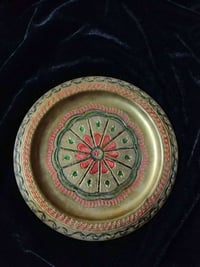 صحن نحاسي معلق • بمينا • ١٦×١٦