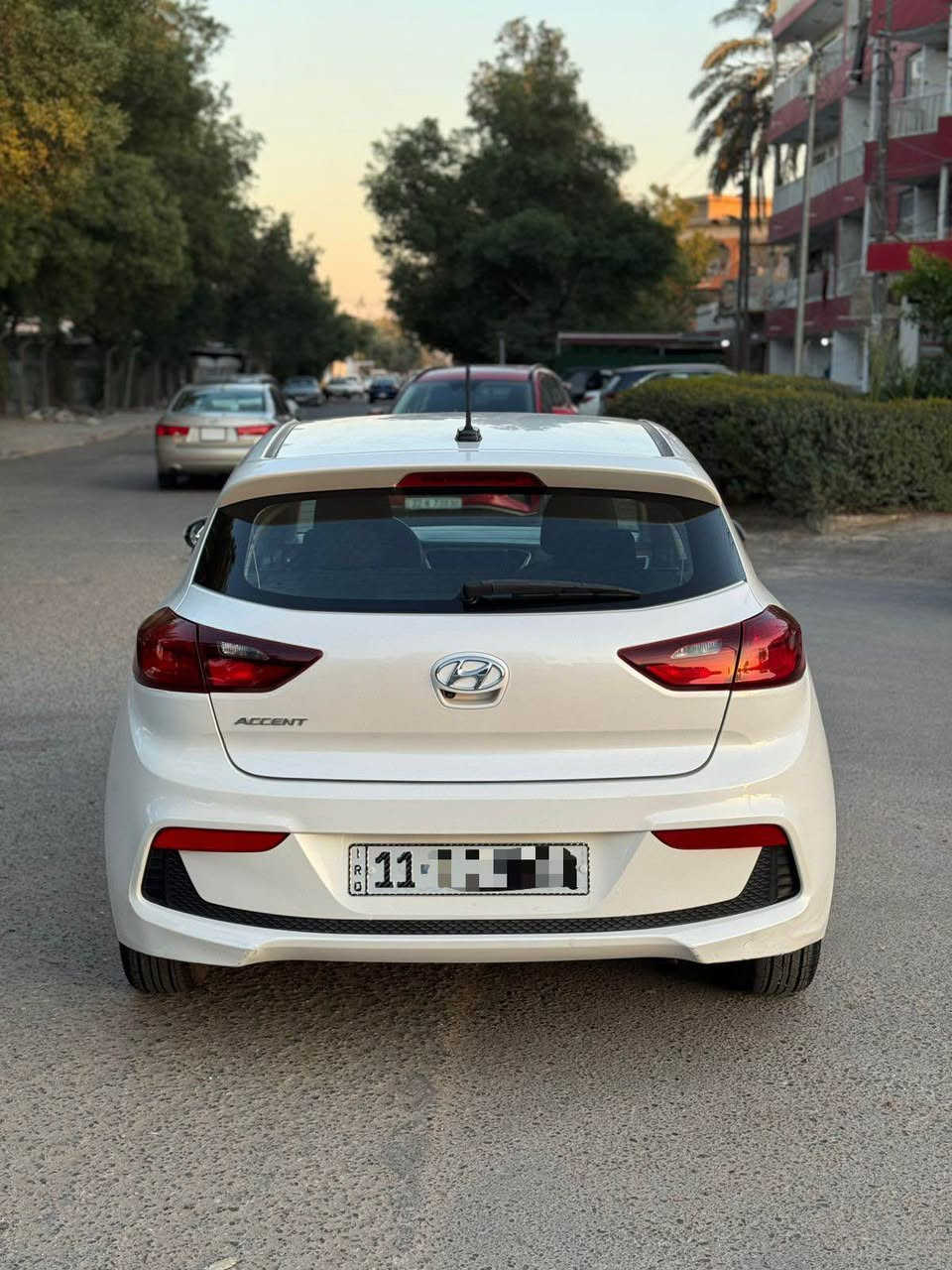 هونداي اكسنت 2019 وارد امريكي 
السياره بيهه بارد بسيط بالجاملغ فقط
وبدون ايرباك 
وبدون تبديل 
وبدون دواخل
مواصفاتها 
شاشه كبيره 
كامره دواره 
تحكمات ستيرن جهتين 
محرك 1600 
ويل كب 
تخم تاير جديد 
تبريد ثلج 
ماشيه 53 الف 
كير ATM بلادي
نظام اي بي اس
نظام ايكو اقتصادي بانزين
السياره جديده
السياره رقم بغداد وباسمي 
السعر 107 
للاستفسار *********** بغداد, العراق
