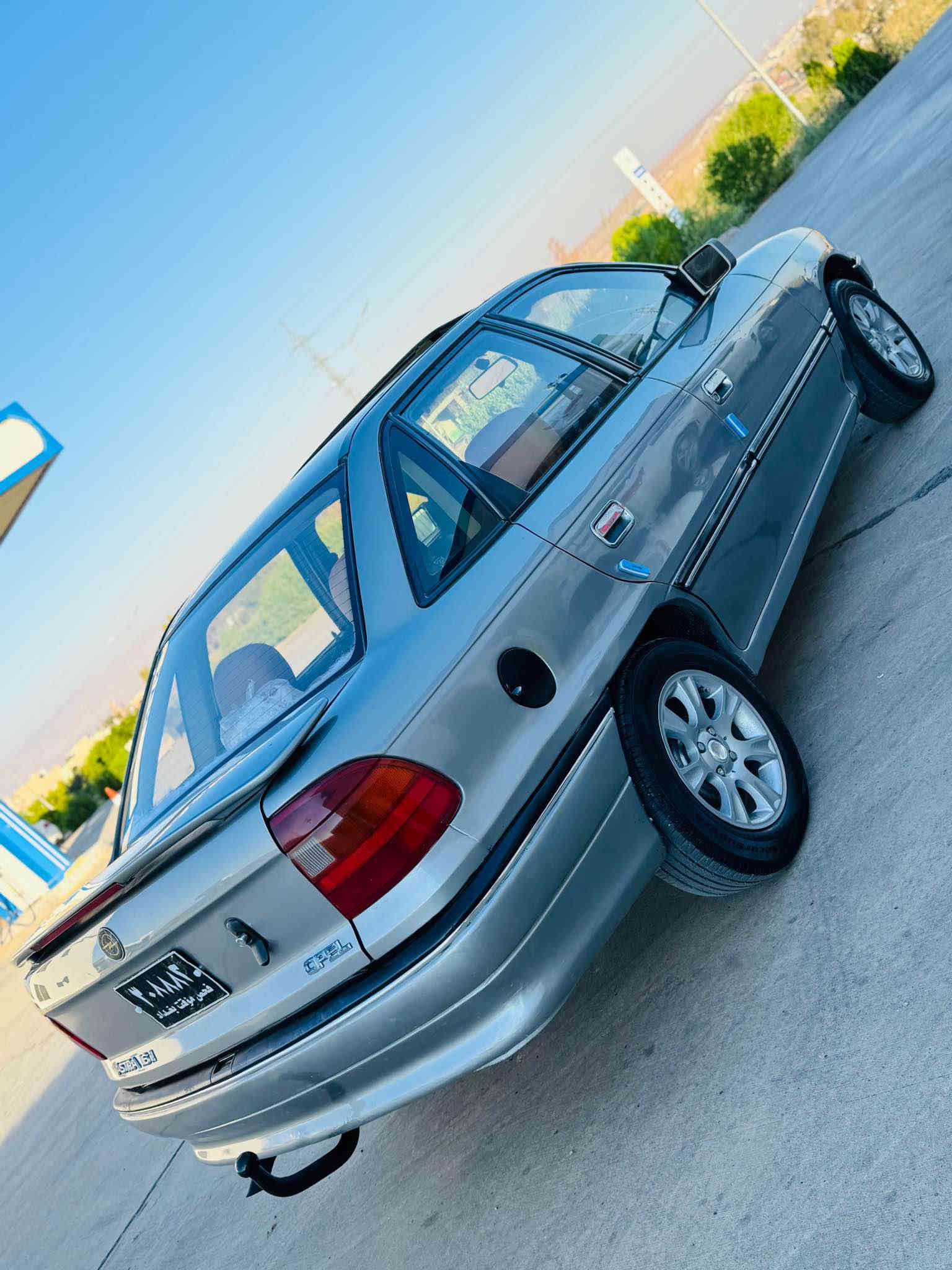 موديل 1992 مكينه 16 گئر عادي تبريد❄️
تبريد و تدفئة 🔥سارد و گةرم پاوةر و ABS قايش پان .سنوي اسلي و وكالة بةناوت دةكةم 
گئر و مكينه تةقة و رةقةي بةشةرت چوار تايرة جديد بئ لئدان قولبين و برين بةشةرت كهربايي هةمي بشةرت اندربريك شغال دشبول برةدةركة
جديد بل لايلون فول فول اقتساد مالي فةقيرة
سعري 28 ورقة و مةجاليكي برايانه تيدايه 
عنوان ناحية قةسروك /شيخان /رقم *********** ✅ اكر
