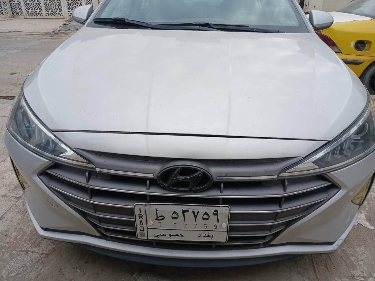 سلام عليكم 
إلنترا ٢٠١٩ وارد أمريكي مكينه ٢٠٠٠ دوش حادث أمامي وبيها طخه بقبق البانزين السونار مرفق مع الصور 
رقم بغداد سنوية بأسمي 
العنوان بغداد 
السعر ١٢٨ وبيها مجال 
غير متواجد على الخاص للاستفسار الاتصال على الرقم او وتساب *********** بغداد, العراق
