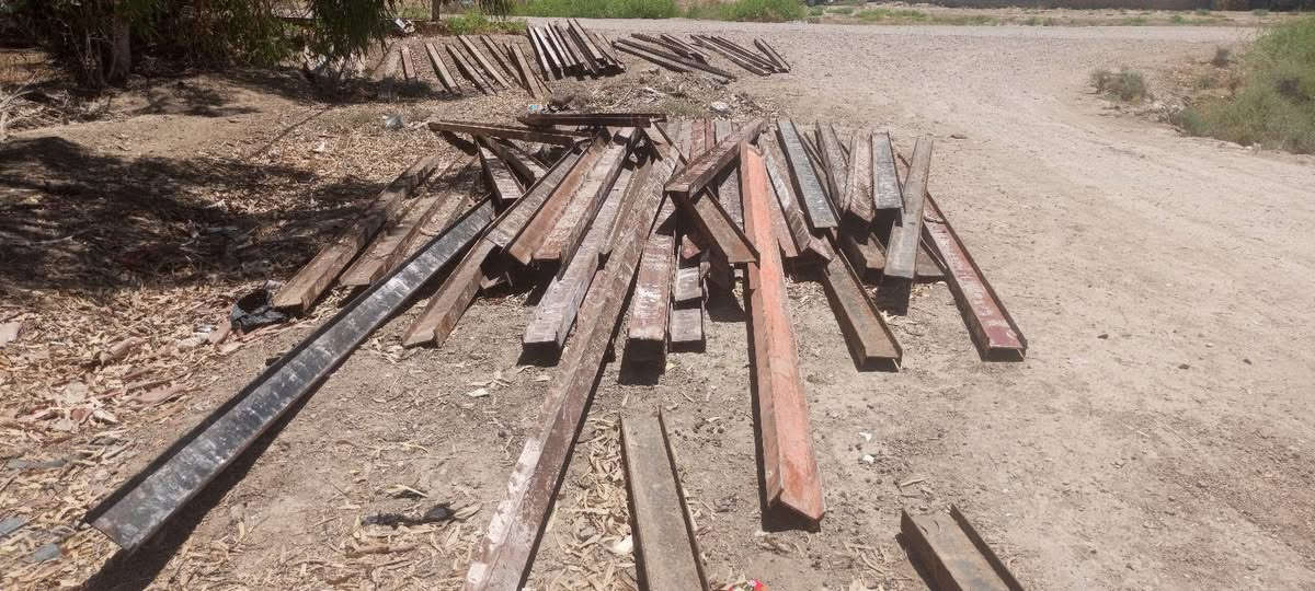 سلام عليكم ورحمه الله وبركاته موجود شيلمانات للبيع طول اربعا وربعا ونص وخمس امتار للتواصل عبر هاذهي الرقام التاليه 
(فالح حسن)***********
(ابنه حسن)***********
المكان واسط زبيديا قريت المامون

