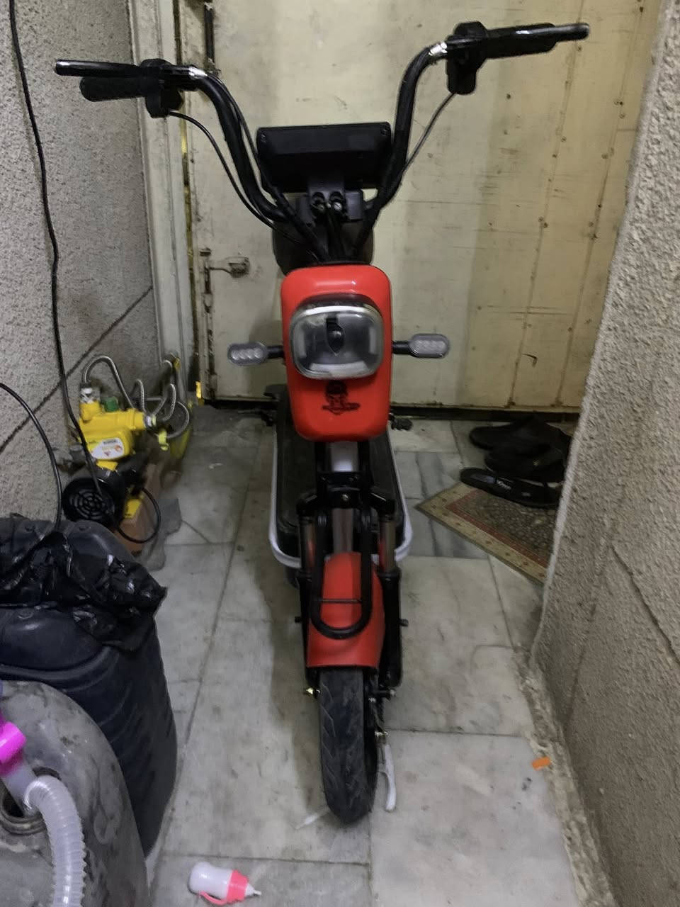 السلام عليكم دراجه شحن للبيع حجم14 موديل 2024 مستعمله أخت الجديد كامله اي سعر 150 ألف موصفاته سرعته 45 تقفل 47 
سويج عدد 5مع بصمه عدد 2 
تشغيل عن بعد 
كلوب عالي ناصي 
اشاير يمين يسار 
سرعته 45تقفل 47
باتري عدد 4 
كشن سفنج مريح للكعده 
مع شاحنه 
السعر 150 بيه مجال 
لالستفسار خاص أو هاتف *********** ***********
