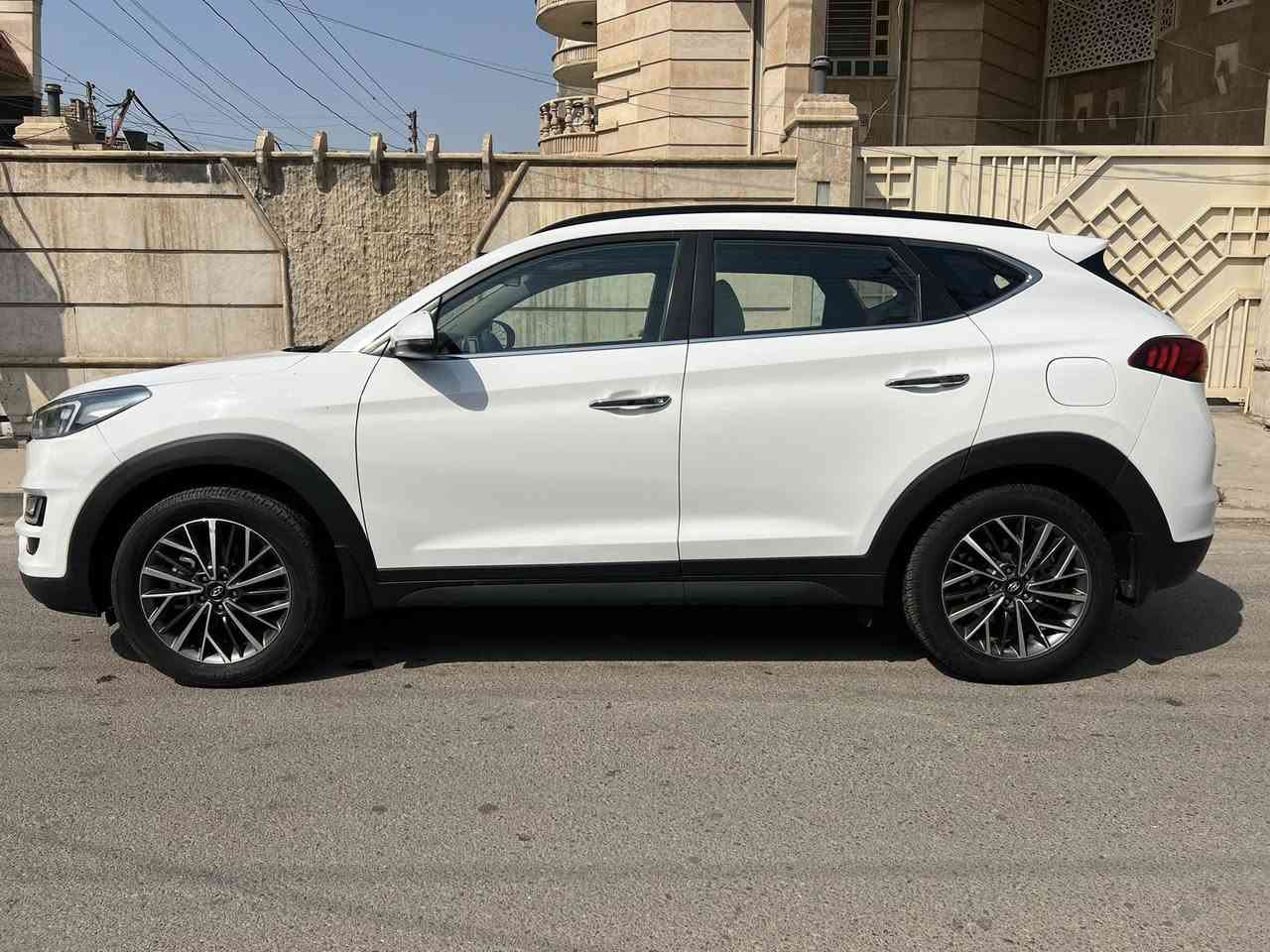 للبيع توسان 2019خليجي وكاله القاصد فول الفول بنورما وبصمه كشن كهرباء وشحن لاسلكي شاشه اصليه اريل نكفيشن رقم بغداد بسمي سياره جاهزه من كلشي بدون اي نقص بيه صبغ شي قليل بل بنيد بدون اي دواخل بدون اي فتح السعر 190وبيه مجال 
مكاني بغداد حي الحسين /حي الجهاد 
***********
