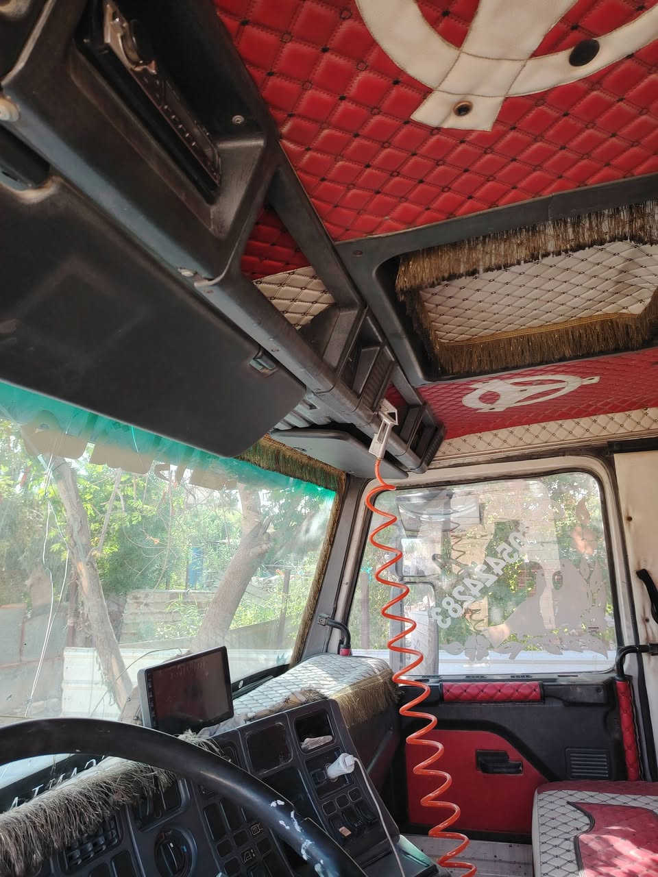 سلام عليكم
موديل 90رقم ديالى مشروع وطني

شاصي مكفول شرط تحويل إذا مو تحويل ما ابيع

مكينه گير خير من الله
للأستفسار أكثر اتصل على الرقم ***********
