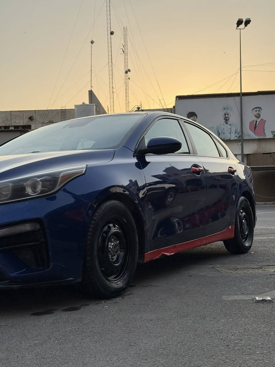 السلام عليكم كيا فورتي 2019 ماشيه 92ميل كير مكينه مكفولات حادثه موضح بلصوره رقم دولي ثاني يوم تحويل
السعر 126$وبيهه مجال قليل مكان السياره بغداد الكراده رقم الهاتف ***********
