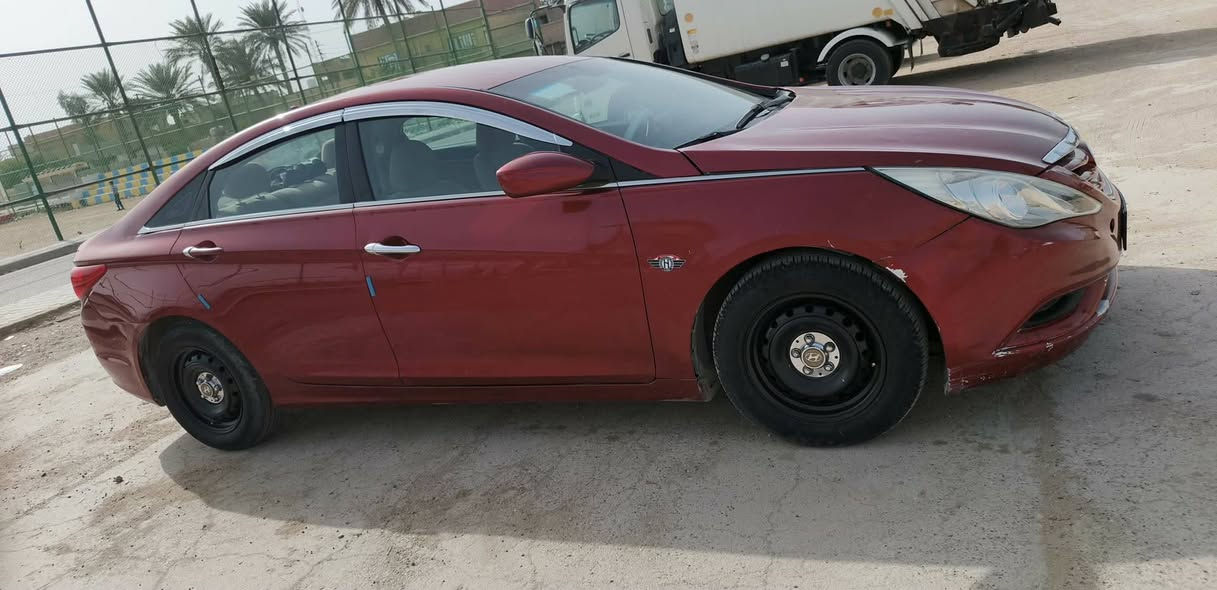 السلام عليكم سوناتا 2013 للبيع
السعر ٨٥ سياره باسمي تحويل ثاني يوم  رقم انكليزي 
***********
سياره تخم جديد 
صدر فول 
تحكم ستيرن 
شاشه 
تدفئه 
تبريد 
كلها فول فول
