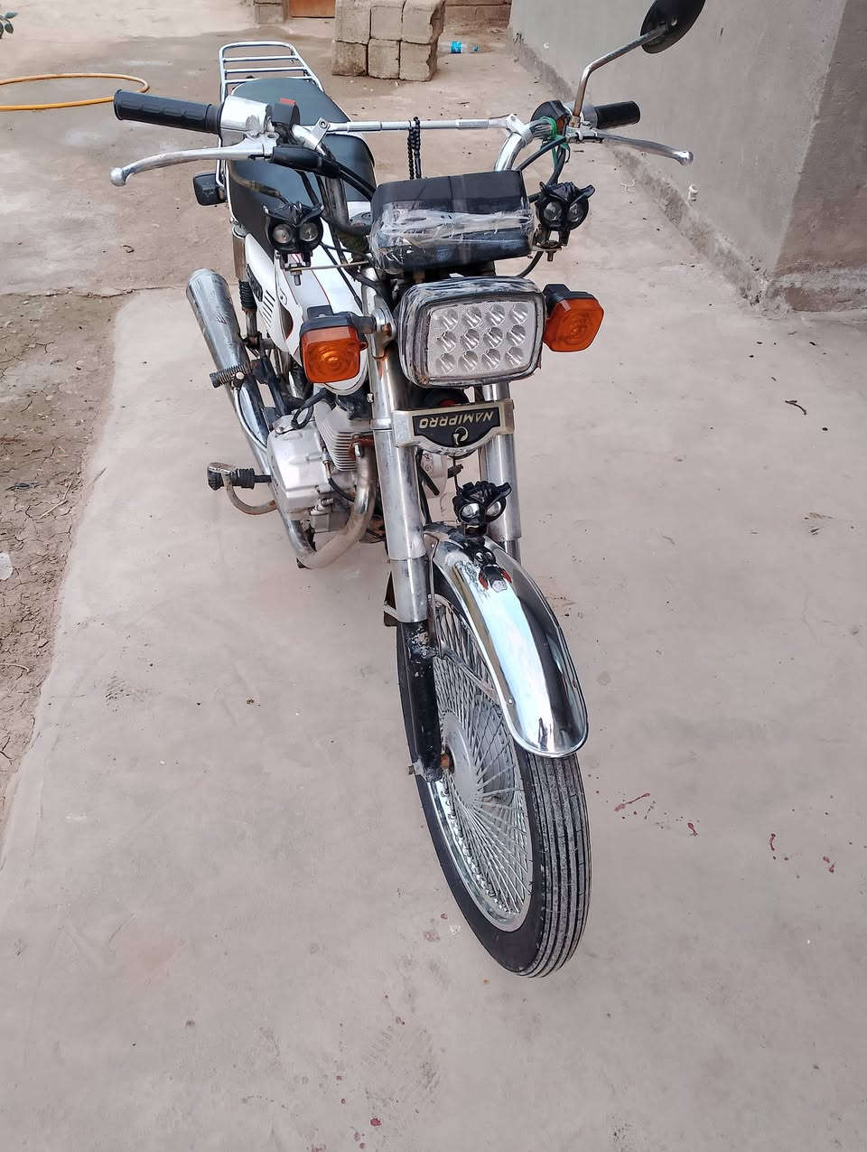 سلام عليكم دراجه 4 كير سونك موديل 22 سعر 700 وبيه مجال للشراي للتصال ***********ملاحضه بيه بس البريك ما يلزم عوزه بنزات شراي بيك خير وتدلل
