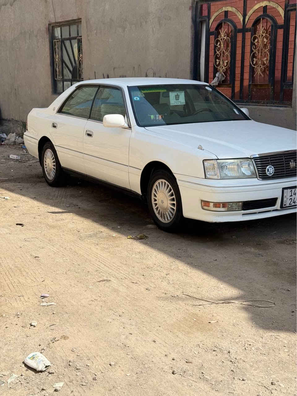 السلام عليكم راس الثور فلات رقم بصره الجديد سنويه جديده بسمي موديل 2000 لون ابيض سياره جاهزه مكينه فيشه وحده تبريد شغال تخم تاير قبل أسبوع شديته غرفه حلوه السياره كفاله كص ونقل وضربه حلوه ومرتبه مال جناي للاستفسار *********** السعر 120 وبيها مجال أو مراوس بكوري  العنوان البصره ابو الخصيب حمدان ابو الخصيب, البصرة
