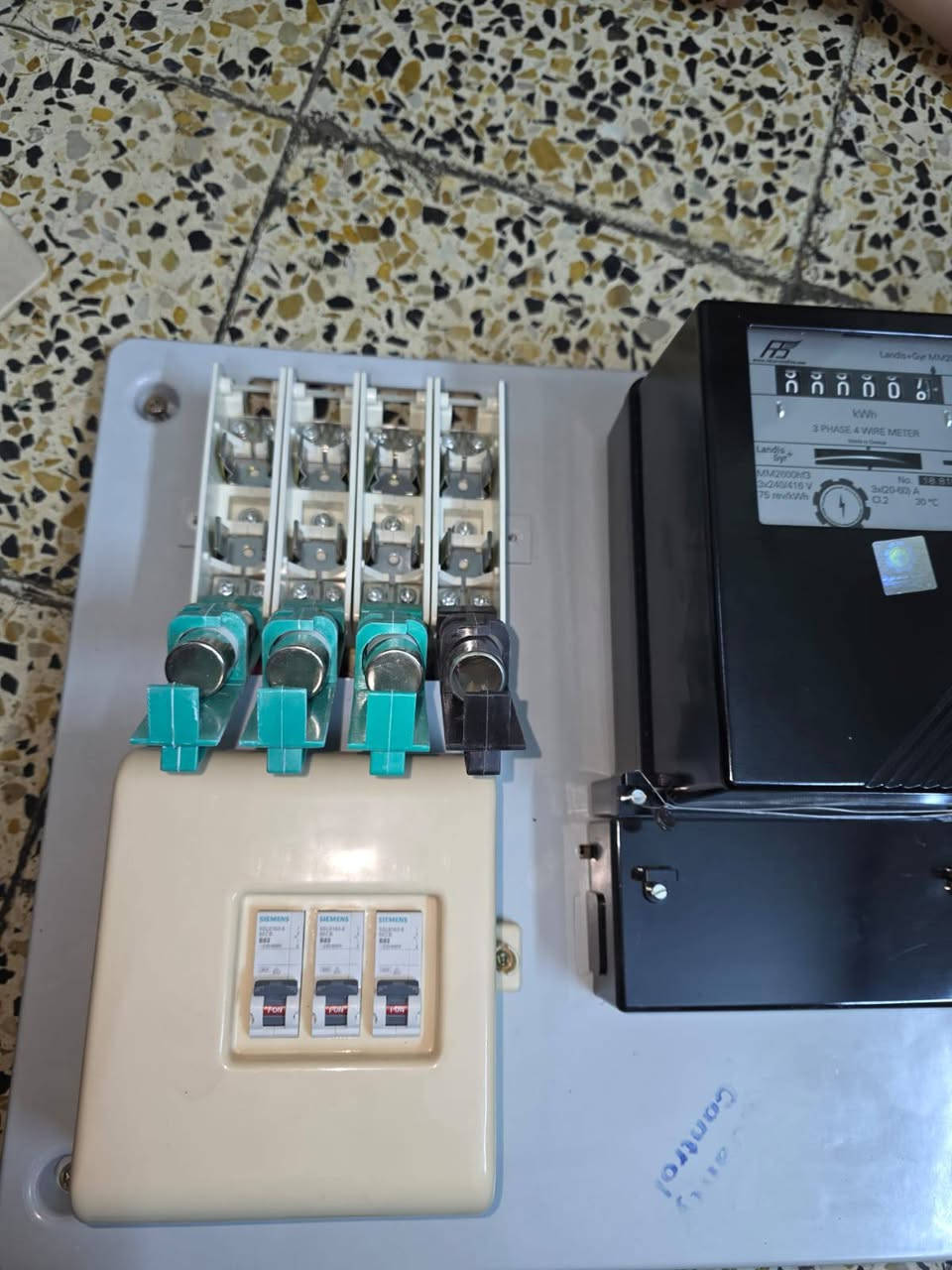 السلام عليكم  عيني عندي بورد كهربائية ***********
150
بي مجال
