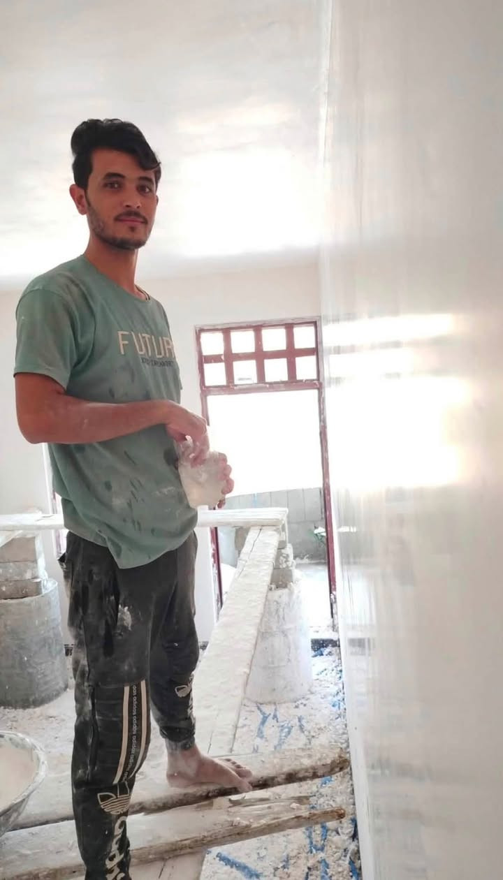 كادر لبخ جص فني من الموصل يمتلك الكادر خمس اسطوات وخمس عمال اكبر بيت يخلص ب٦  أيام الشغل شرط درجه اولى واحد موصل حالياً متفرق رقم الهاتف
*********** والأسعار مناسبة
