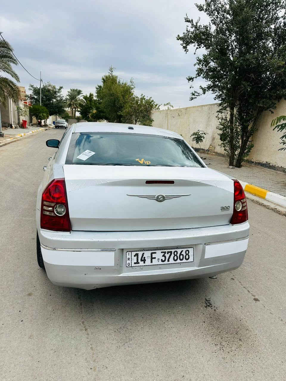 السلام عليكم اخوان 🤍
كرايسلر اوباما موديل 2010 اصل 
4 جوكات اصل 3500
رقم بصره انكليزي (باسمي) هزه وسنويه لغايه  (2031) مكينه كير مكفولات خير من الله تبريد ثلج ❄️ حداديه امامي خلفي نضيفه كهربائيات كله شغاله دواخل جدا نضيفه السياره عليه ادامه كامله منضومه البانزين ومنضومه المياه السياره مصبوغه عام العنوان واسط 
السعر 103 وبيه مجال 
رقم الهاتف ***********
