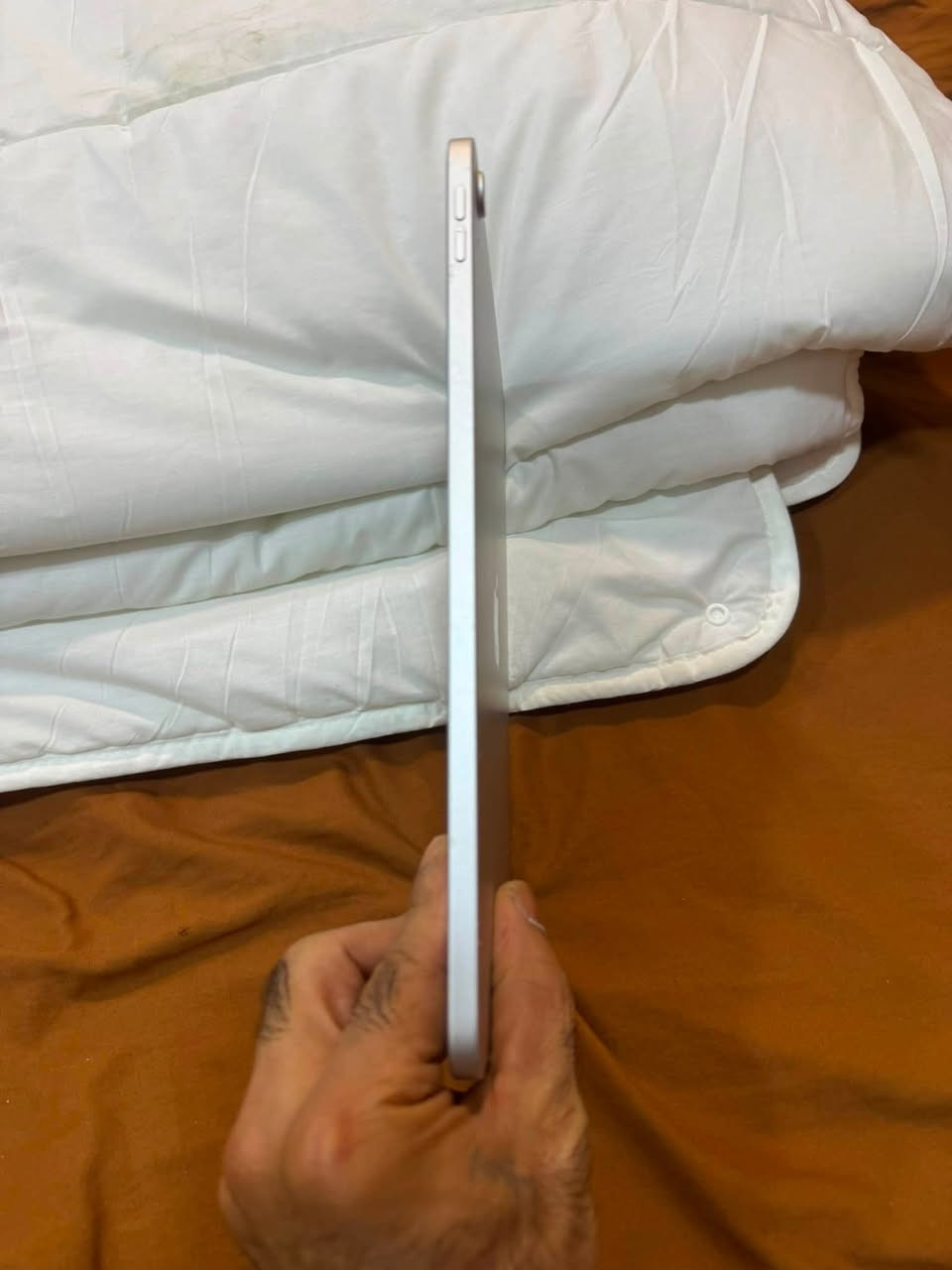‏iPad 11 للبيع نظافة 100% السعر 400 قفل مكاني بغداد حي النصر ***********
