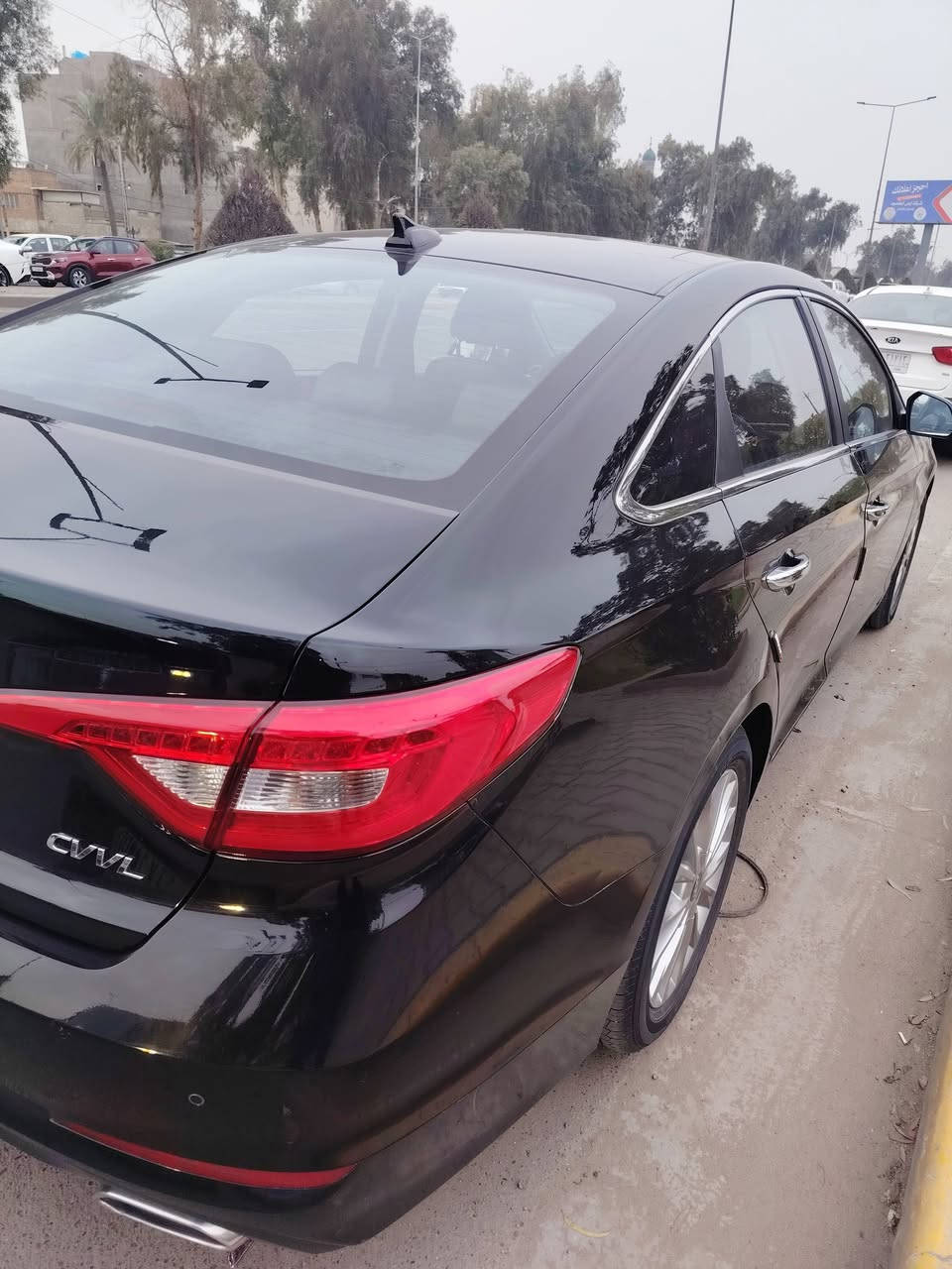 سوناتا موديل 16 خليجية
فول السيارة عدا البانوراما 
ماشية 120 الف كيلو 
سيارة متصرف عليها ربع دينار امانة الله نظيفة كلش واحلا من صور يشهد الله وجواها تخم تايرات يوكو هامة ياباني
مابيها اي ضرر او ضربة مكفولة. من ضربة او ضرر فقط رش صبغ اثر شخوط 
رقم سيارة سليمانية ورقمها مميز مميز 
للاستفسار اكثر الرقم *********** 
مكانها ديالى
