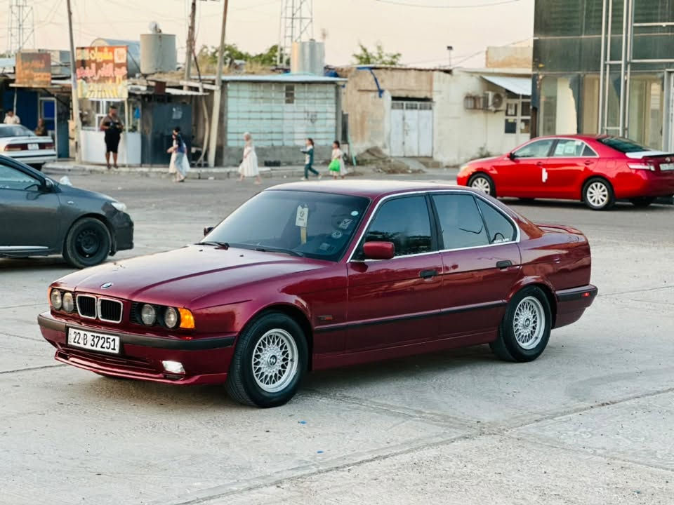 السلام عليكم للبيع بي ام موديل 1993 محرك مسكر شرط كير وتماتيك شرط صدر امامي خلفي جديد تخم تاير جديد سنتر لوك بجم عريض بلادي صبغ جماليه بدون حادث شرط رقم اربيل  سنويه الغايه 2029 هزه جديد تبريد ثلج 🧊 بدون اي نقص السياره السعر 60 وبيه مجاال يرهم مروس حسب القناعه مكاني تكريت ***********
