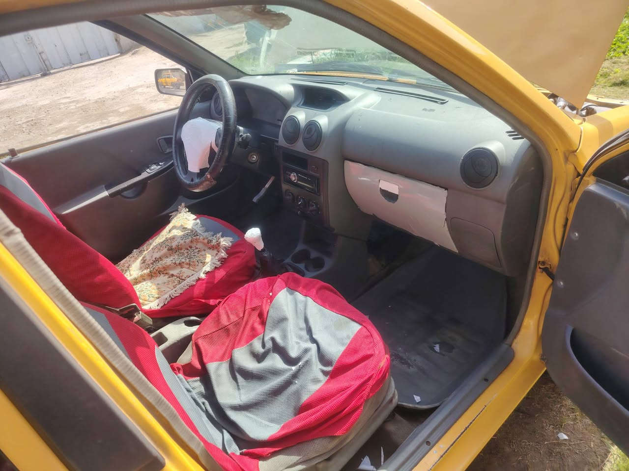 السلام عليكم سايبه موديل 12 للبيع مكينه بها خيط بخار والسياره بيها الخلفي طخه بيها سنويه لل 30 ارقام جديده تحويل مباشر سعر 22 وبيها مجال مكانه بغداد الاستفسار اتصل على الرقم ***********
