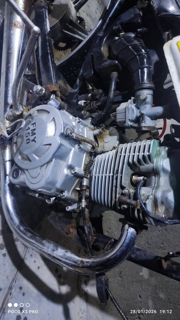 سلام عليكم ورحمه الله وبركاته دراجه لبيع  محرك خير من الله كهربائيات كله شغالهه عوزه شغلات بسيطه  مكاني حله نيل  سعر 150وبيه مجال حك الجيه  
‏‪0783 896 3806‬‏
