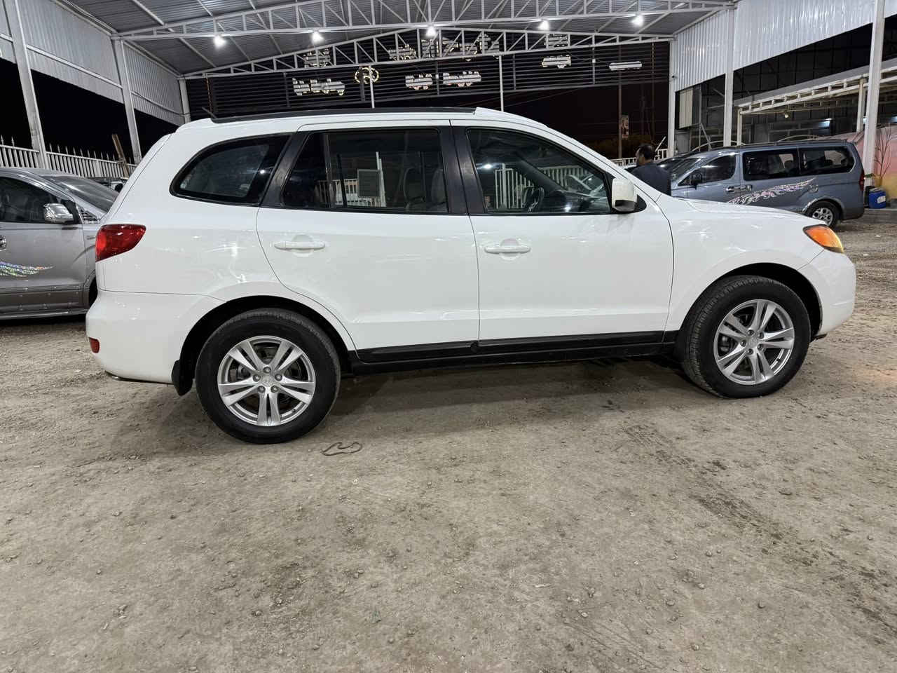 سنتافي 2007 وارد امريكي داخله كلين بدون حادث هنا صار بيه تكشري بالبنيد وشبر بالكصه ونص جاملغ خلفي صبغ بدون حادث السياره جدا جديده مكينه 2700 سته سلندر تخم تاير جديد حادية جدا جديده كامره حساس سياره جداً نضيفه ماشيه 118بغداد انكليزي هزه جديده جهازه من كلشي نضيفه جداً شراي يتصل *********** عنوان بابل سعر 114
