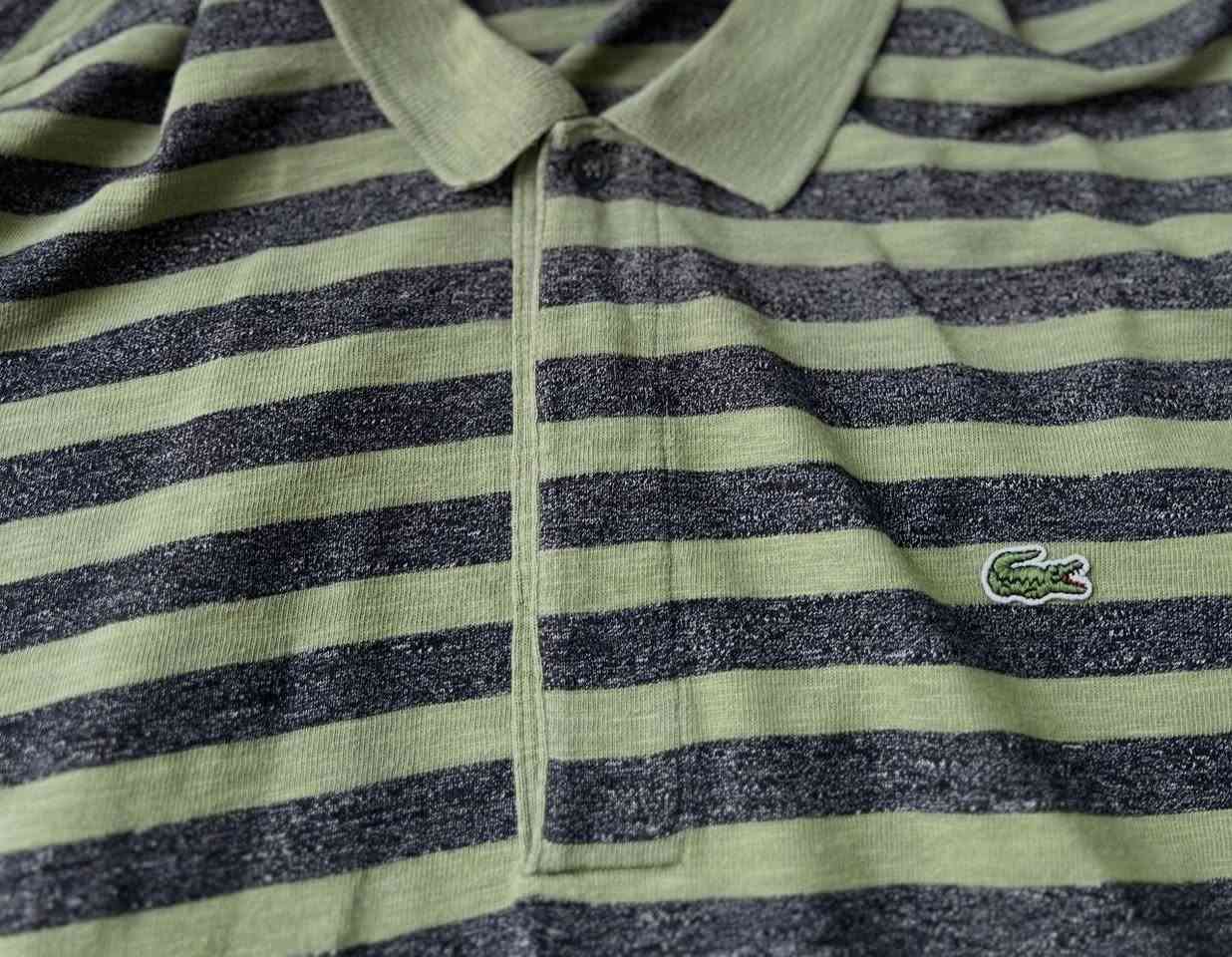 لاكوست (Lacoste). كأنّه غَير مُستخدم.
الشعار تطريز، الازرار مخفيّه !.

القياس XL _ عُرض الصَدر 58 _ الطول 70 .
وزن 90_95 .


**إذا كنت صاحب هذا الإعلان وتريد حذفه لأي سبب، رجاءا أرسل رسالة إلى الدعم الفني**