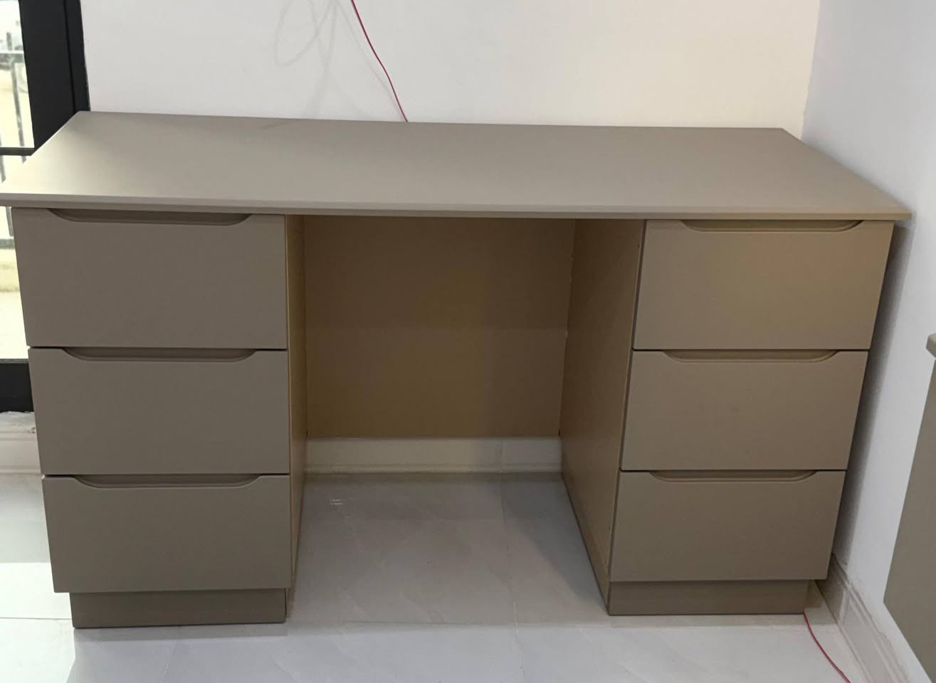 سلام عليكم 
غرف نوم شبابي 
كركوك حي الواسطي مقابل صيدلية هدئ ***********
