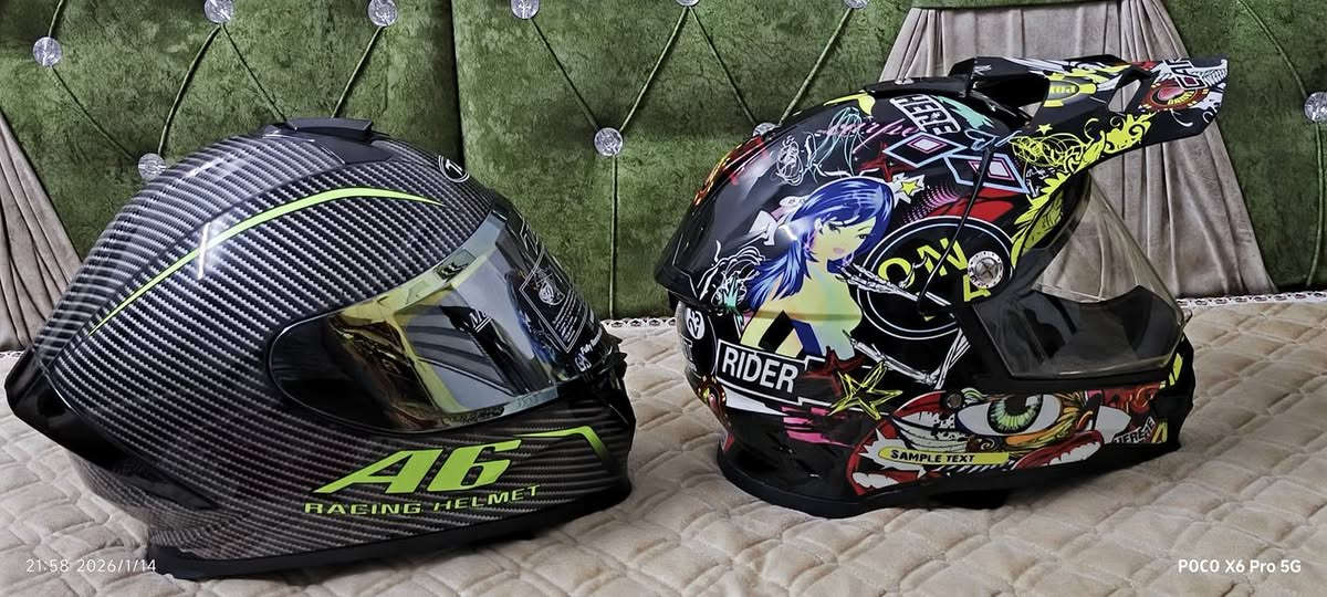 خوذ اصليه ماركات وحده كاربون فايبر والاخره مال قفاز وجماعت تزويد للاستفسار على الارقام 
(***********)(/***********)
