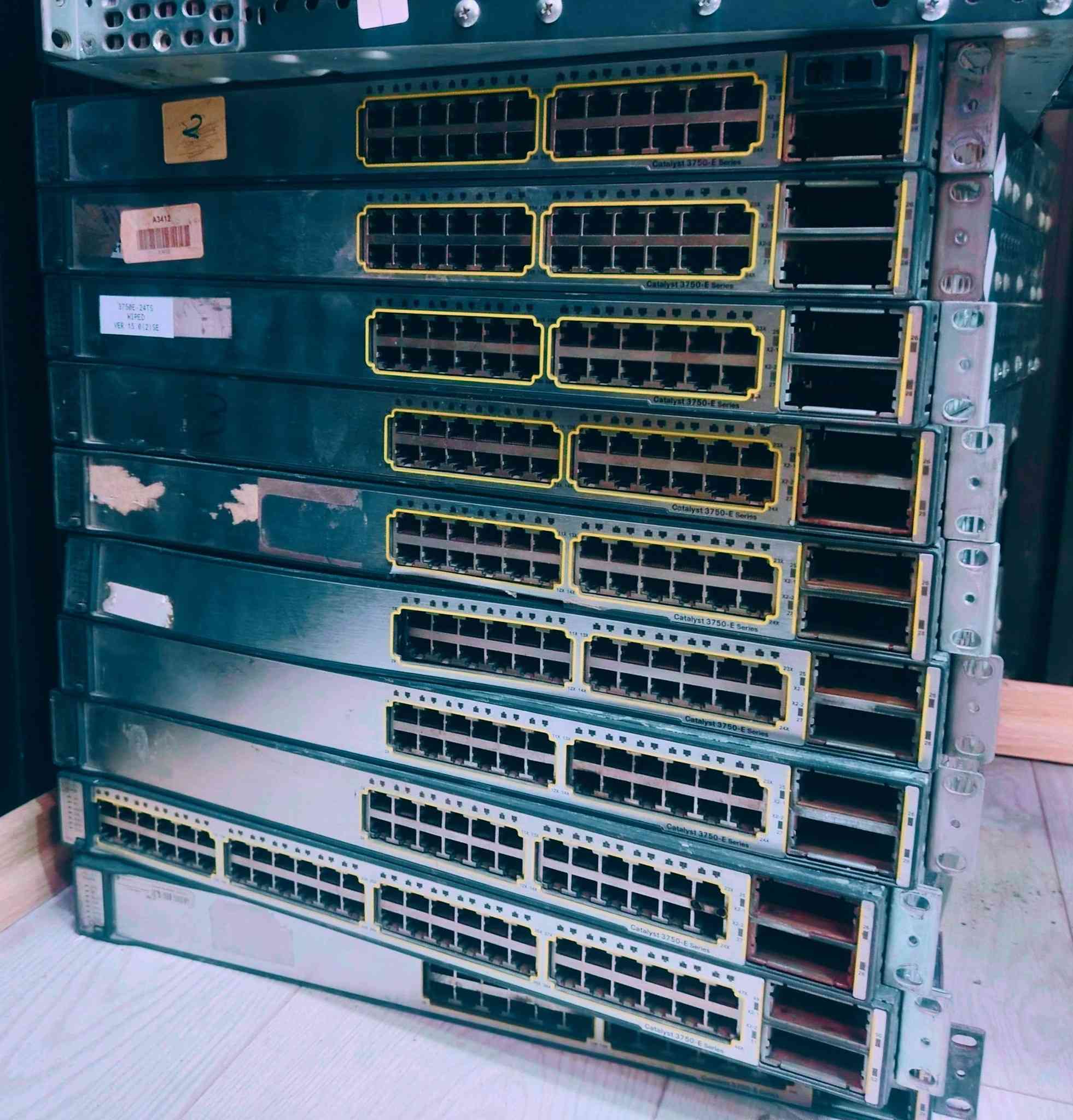 السلام عليكم
متوفر لدينا كمية انواع السسكوات، شرط النضافة والضمان
الموديلات:
Catalyst 3560 SERIES POE-48
Catalyst 3560-E Series
Catalyst 3560G SERIES
Catalyst 2960G Series
Catalyst 2960 Series PoE-20
Catalyst 2960Series SI POE-48
Catalyst 3750 Metro Series
Catalyst 3750-E Series
Catalyst 3750G Series
Catalyst 2960G Series
Catalyst 3550 SERIES
Catalyst 2950 SERIES
Catalyst 3750 SERIES
48 بورت_24 بورت
يوجد توصيل جميع محافظات العراق


**إذا كنت صاحب هذا الإعلان وتريد حذفه لأي سبب، رجاءا أرسل رسالة إلى الدعم الفني**