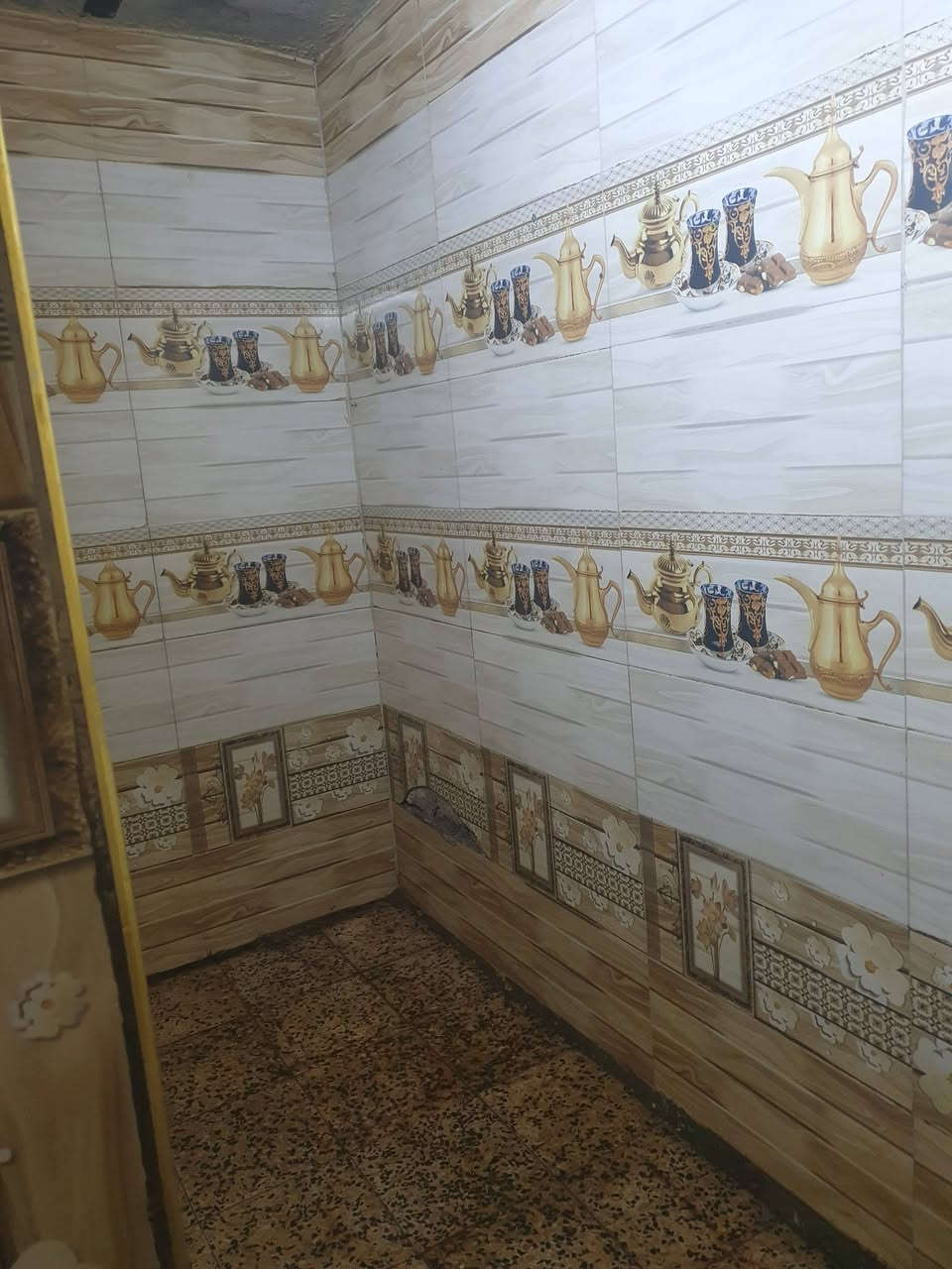 السلام عليكم
للايجار نصف قطعه شرك قطاع ١٥ شارع ٦٠ هاتف *********** رعد الغراوي
