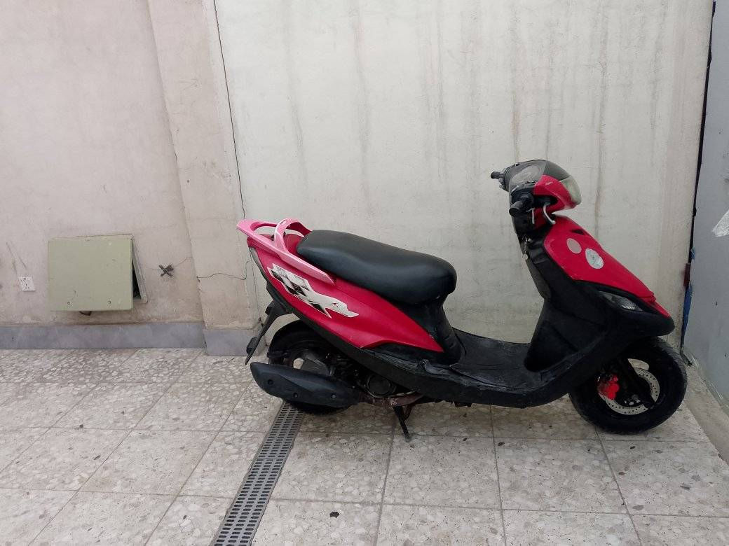 دراجه ماكس ثعلب ياباني سرعة 140 مكينه بلاديه ما مفتوحة ابد ناعمه شلعه قويه كهرباء كوله شغال نكره سلف هندر اوراق بسمي الدراجه كامله نضيفه السعر400 بغداد الشعب رقمي ***********
