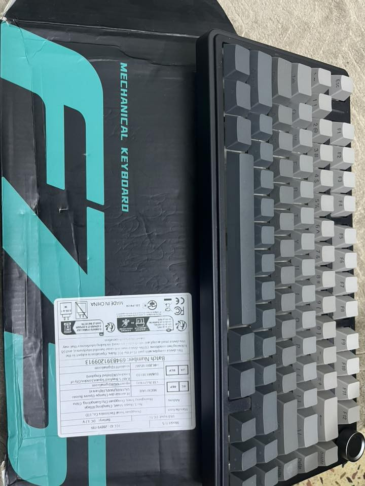 اخوان كيبوردات للبيع
1_ كيبورد AJAZZ حجم كبير نسبه عاليه 

2_ كيبورد AJAZZ حجم شبه صغير نسبه عاليه

3_ كيبورد AULA F75 حجم وسط نسبه 75%

 4_ شغله تخص رامات 

اخوان ملاحضه تعلق سعرك و دزلي صوره كيبورد الي تريدهة تعليق سعرك للكيبورد فقط

كيبوردات ماركه 

رقمي للتواصل ***********
