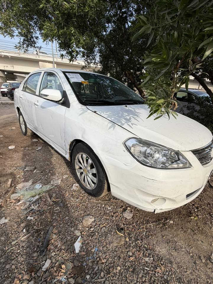 السلام عليكم للبيع بي واي دي موديل 2013  رقم بغداد
كير اوتو  سلايت  تخم تاير && مال اقساط اقساط بيها

 سنويه  ب اسم بنيه ما اندلها  مكانها بغداد اكفلها الك 

سرقه وعشاير فقط  &&& 

مكان السياره بغداد السعر 36 ورقه وبيها مجال بسيط 

للاتصال ***********
