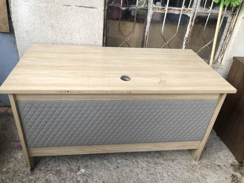 امياز مكتبيه سعر الميز ٩٠ الف 
سطحه سعر الواحده ٩٥ 
كرسي مكتبي سعر الكرسي ٤٠ الف 
كرسي جلد ٢٥


**إذا كنت صاحب هذا الإعلان وتريد حذفه لأي سبب، رجاءا أرسل رسالة إلى الدعم الفني**