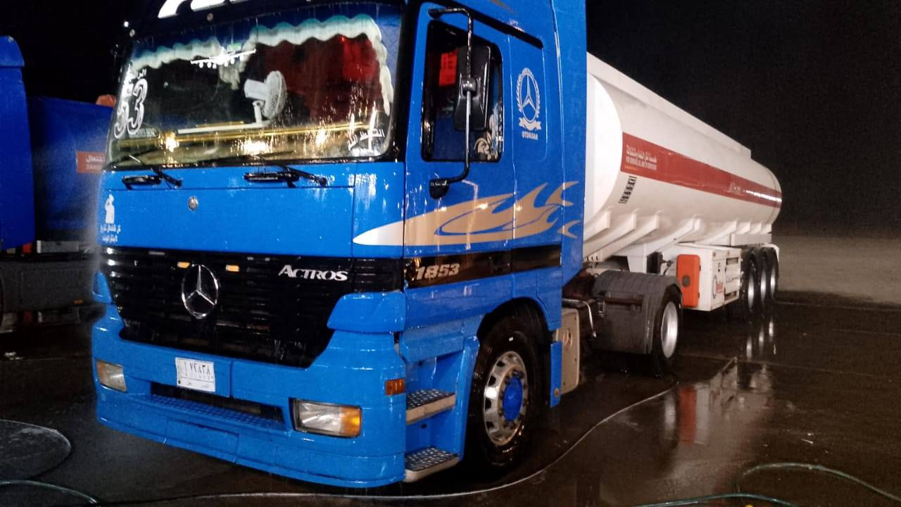 للبيع اكتروز ميكة موديل ١٩٩٧ حجم ٥٣ مربوطه صهريج مكفول شاصي ومحرك سنويه جديده ٢٨ تسقط طوناج جديد جي بي اس جوا الشغل السعر ٣٥٠ ورقة الاتصال ***********
